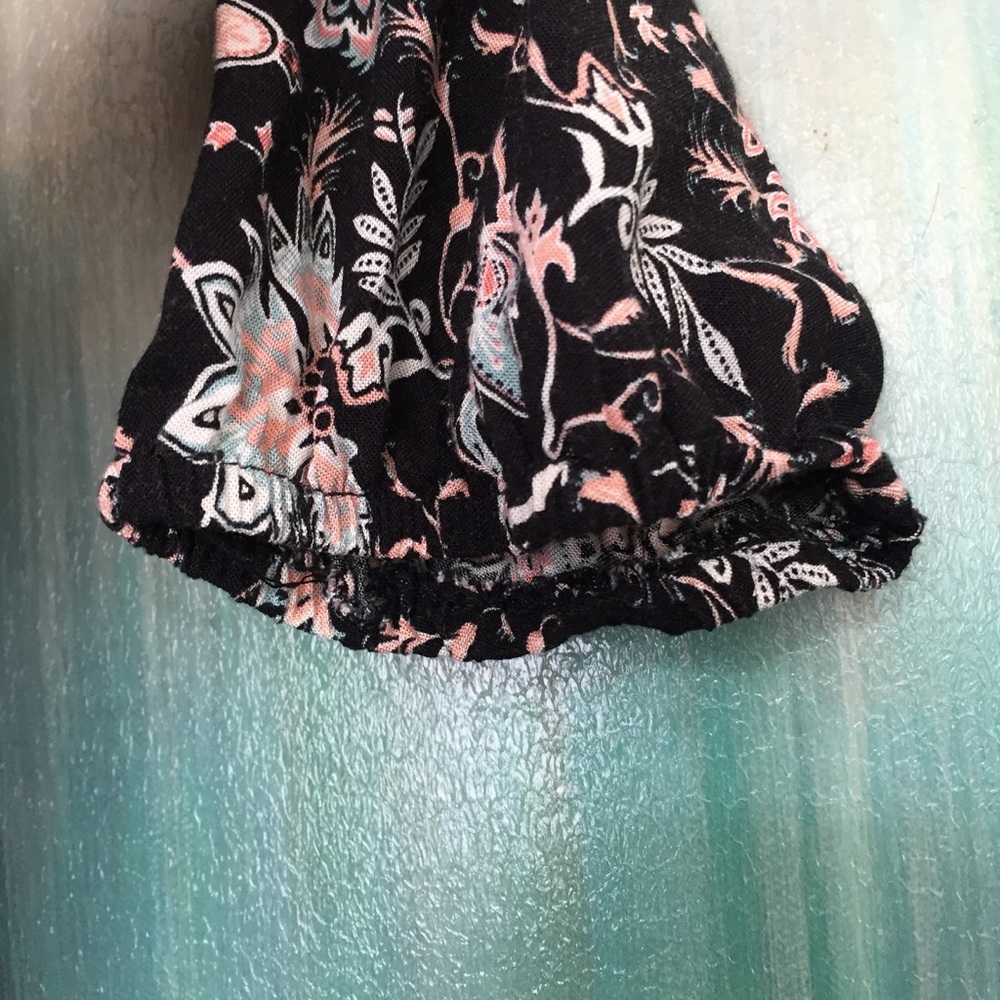 Floral Ruffle Romper - Picture 5 of 6